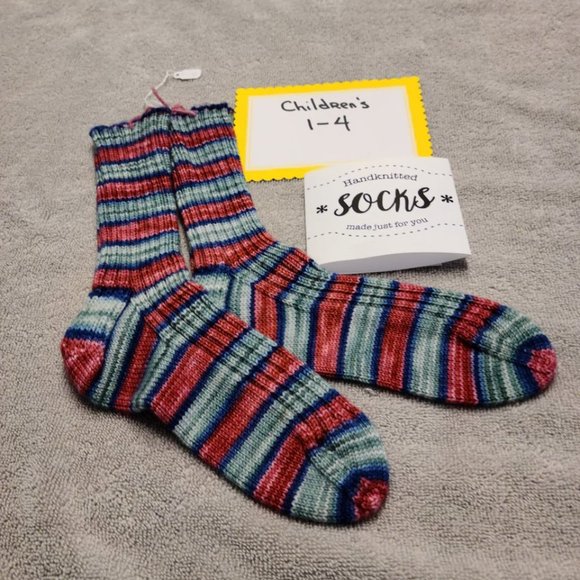 Hand knitted socks: assorted sizes: children, adults and large feet socks - Picture 2 of 16